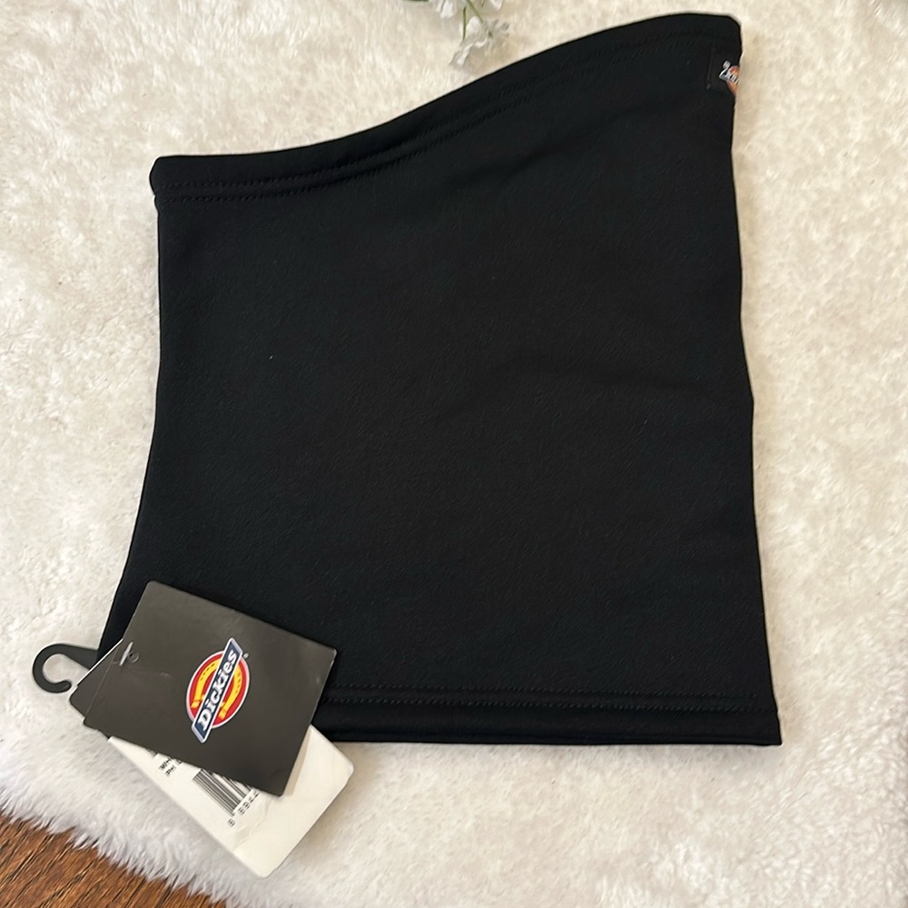 Nwt. Dickies neck warm